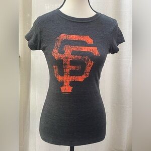 NEW SF Giants Genuine Merchandise Gray Fitted Cap Sleeve Tee Shirt XS/S